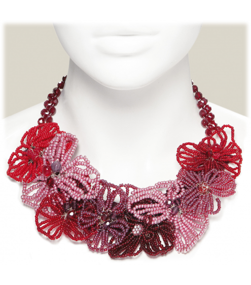 Zauberhafte Kette mit wunderhübschen Blüten aus Rocaille-Perlen